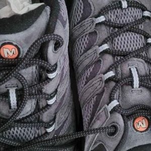 Merrell  mens hiking shoes size 9